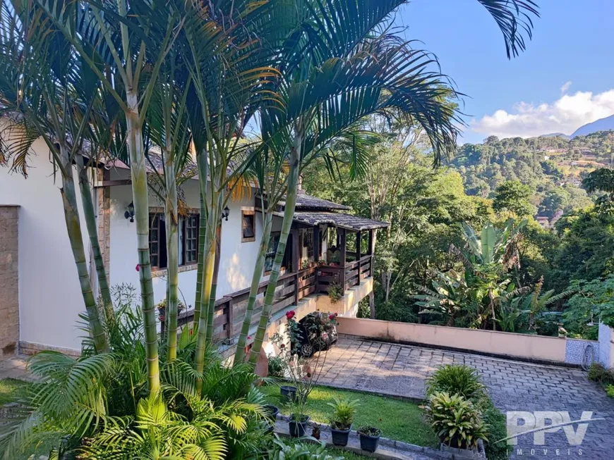 Foto 1 de Casa com 4 Quartos à venda, 2550m² em Parque do Imbuí, Teresópolis