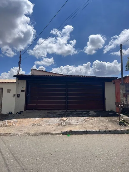 Foto 1 de Casa com 2 Quartos à venda, 140m² em Conjunto Estrela do Sul, Aparecida de Goiânia