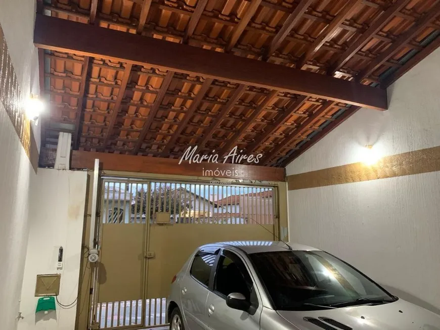 Foto 1 de Casa com 2 Quartos à venda, 67m² em Jardim São João Batista, São Carlos