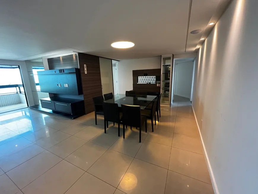 Foto 1 de Apartamento com 4 Quartos para alugar, 170m² em Boa Viagem, Recife