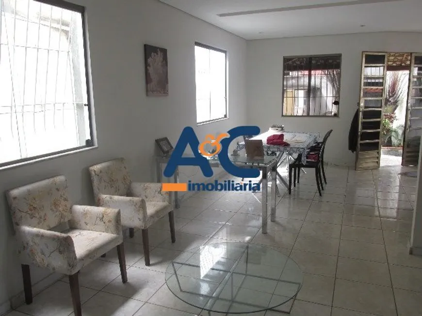 Foto 1 de Casa com 4 Quartos à venda, 220m² em Xangri-lá, Contagem