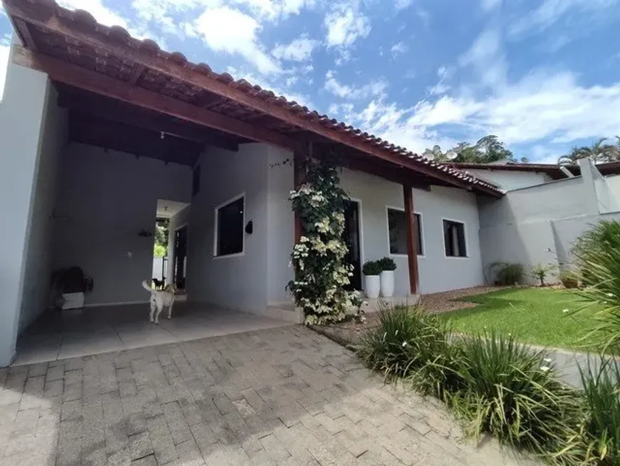 Foto 1 de Casa com 3 Quartos à venda, 220m² em Parque Albina, Taboão da Serra