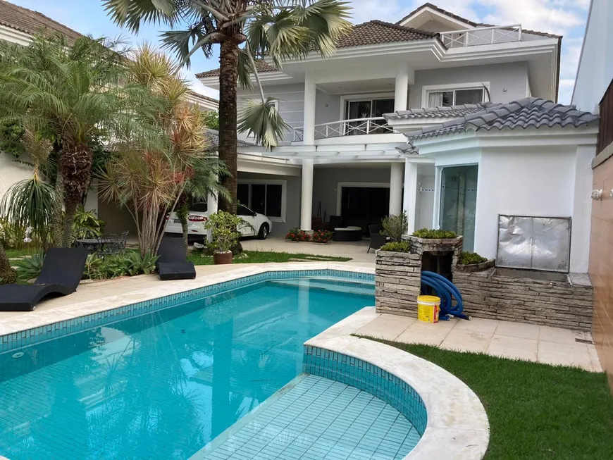 Foto 1 de Casa de Condomínio com 5 Quartos para alugar, 600m² em Barra da Tijuca, Rio de Janeiro