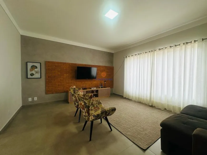 Foto 1 de Casa com 3 Quartos à venda, 242m² em Vila Pacífico, Bauru