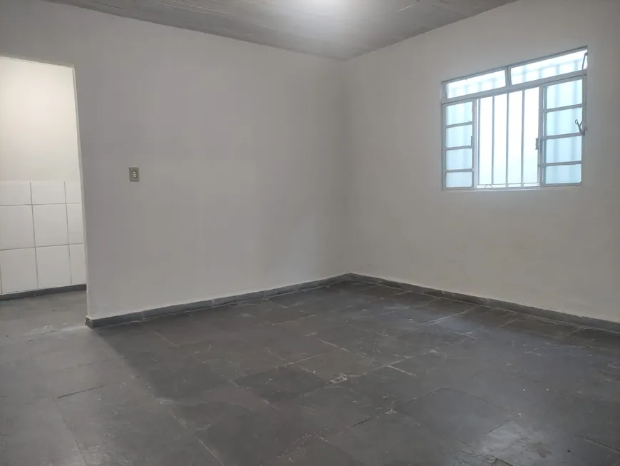 Foto 1 de Kitnet com 1 Quarto para alugar, 30m² em Floramar, Belo Horizonte