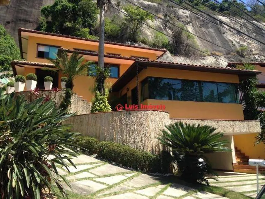 Foto 1 de Casa de Condomínio com 3 Quartos à venda, 400m² em Itacoatiara, Niterói