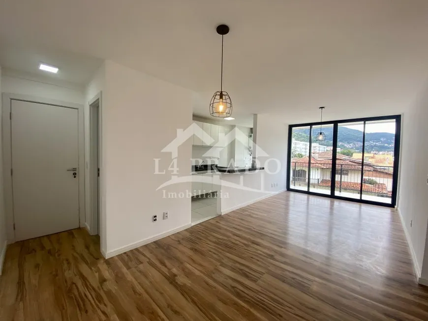 Foto 1 de Apartamento com 2 Quartos à venda, 67m² em Correas, Petrópolis
