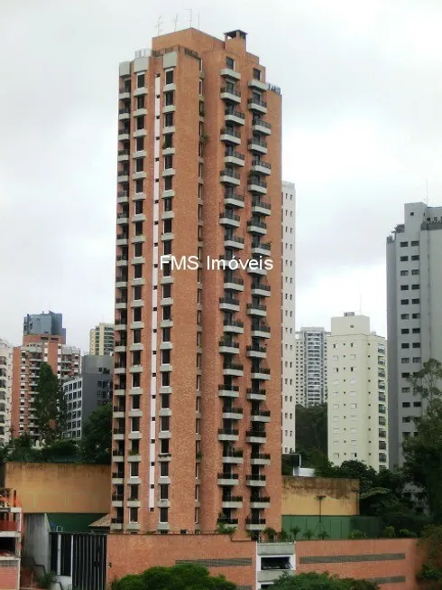 Foto 1 de Apartamento com 3 Quartos à venda, 135m² em Morumbi, São Paulo