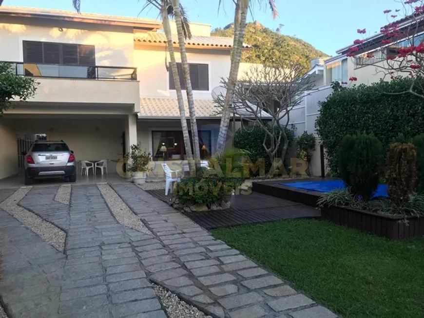 Foto 1 de Casa com 5 Quartos para alugar, 200m² em Canto Grande, Bombinhas