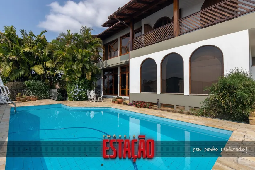 Foto 1 de Casa com 4 Quartos à venda, 360m² em Vila Nova, Blumenau
