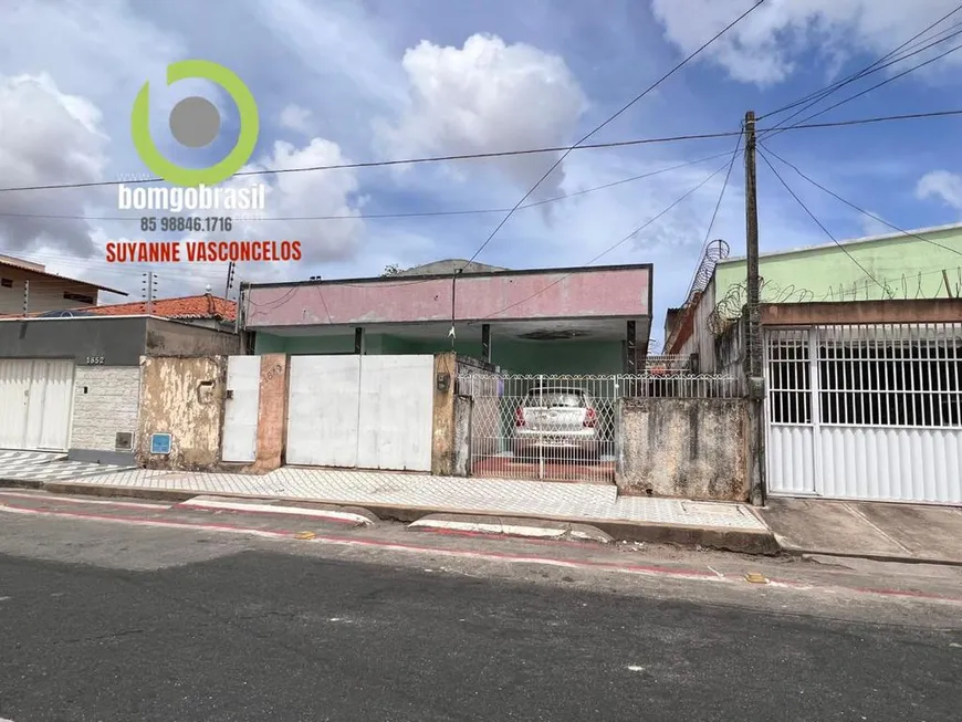 Foto 1 de Casa com 5 Quartos à venda, 300m² em Parque Araxá, Fortaleza