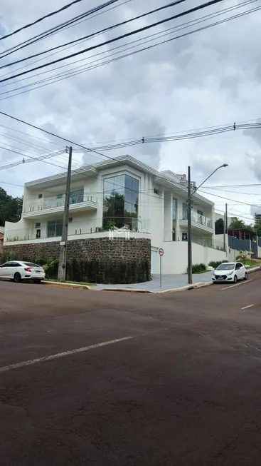 Foto 1 de Sobrado com 3 Quartos à venda, 420m² em Country, Cascavel