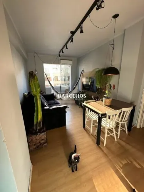 Foto 1 de Apartamento com 2 Quartos à venda, 70m² em Centro, Porto Alegre