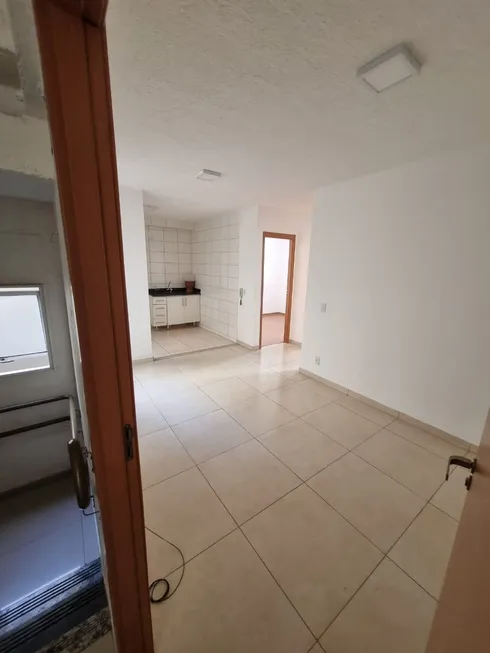 Foto 1 de Apartamento com 2 Quartos à venda, 47m² em Chácaras Reunidas Santa Terezinha, Contagem