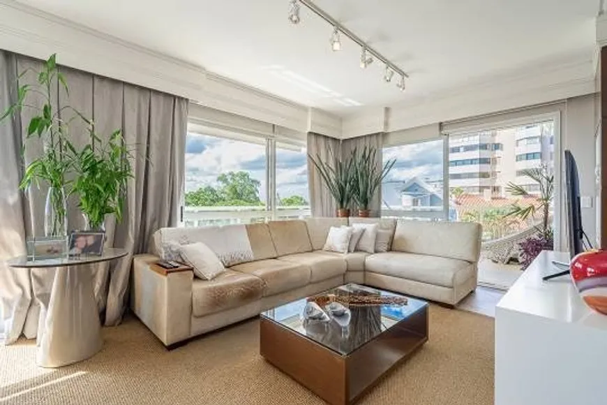 Foto 1 de Apartamento com 4 Quartos à venda, 231m² em Menino Deus, Porto Alegre