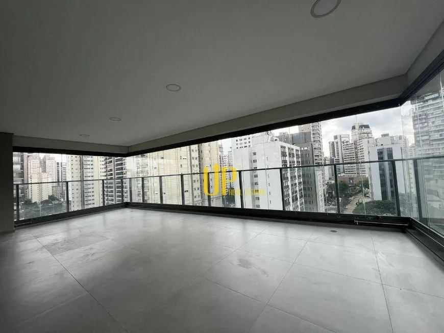 Foto 1 de Apartamento com 4 Quartos para alugar, 246m² em Itaim Bibi, São Paulo