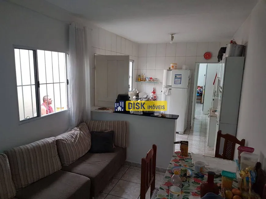 Foto 1 de Casa com 2 Quartos à venda, 90m² em Demarchi, São Bernardo do Campo