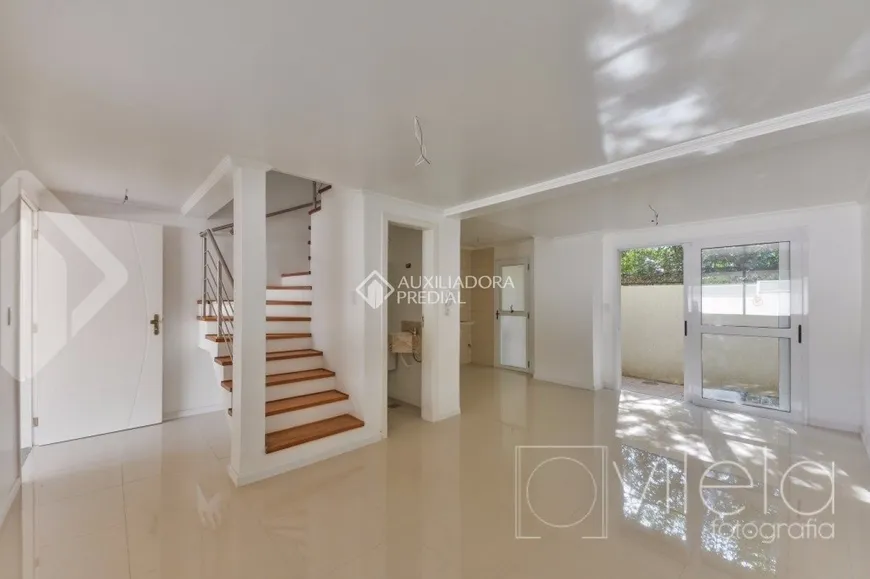 Foto 1 de Casa de Condomínio com 3 Quartos para alugar, 159m² em Tristeza, Porto Alegre