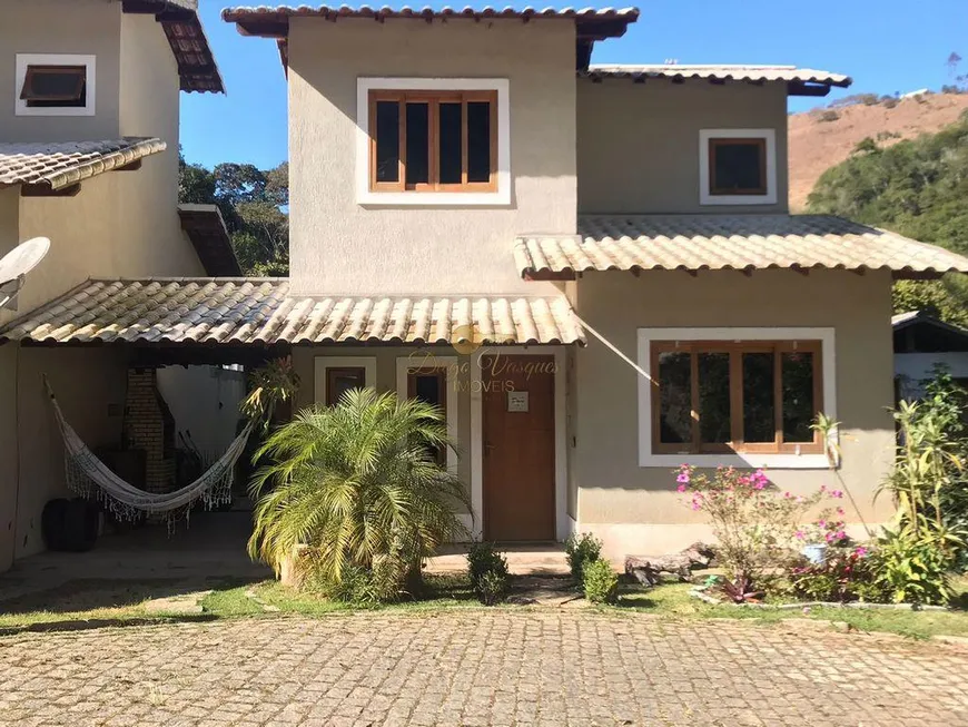 Foto 1 de Casa de Condomínio com 3 Quartos à venda, 220m² em Granja Florestal, Teresópolis