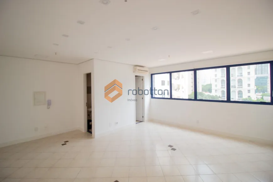 Foto 1 de Sala Comercial para venda ou aluguel, 25m² em Santo Amaro, São Paulo