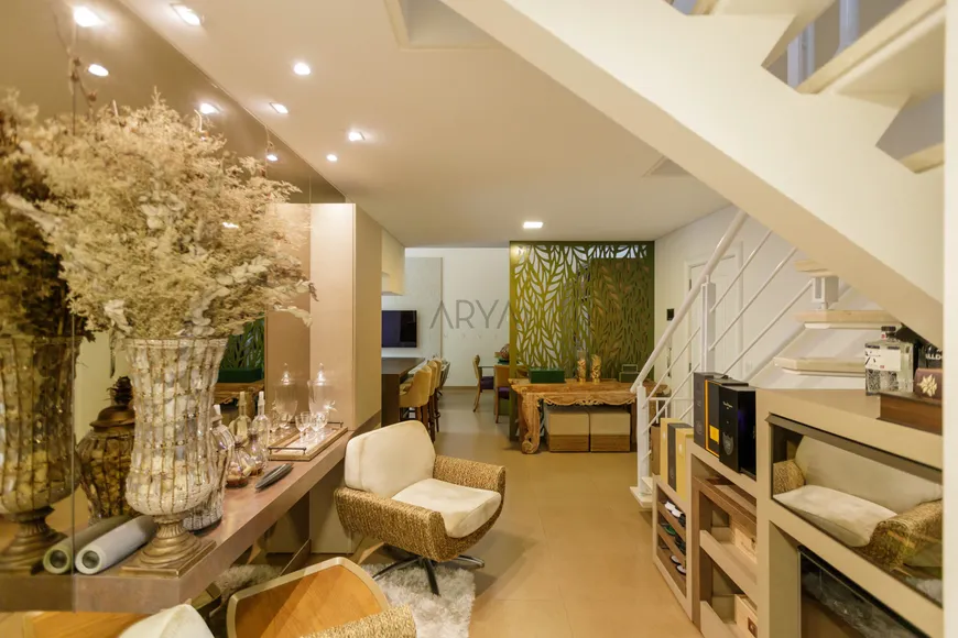 Foto 1 de Apartamento com 3 Quartos à venda, 274m² em Champagnat, Curitiba