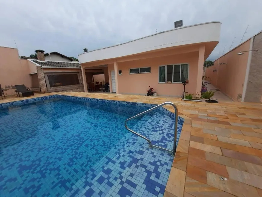 Foto 1 de Casa de Condomínio com 3 Quartos à venda, 360m² em Estância das Flores, Jaguariúna