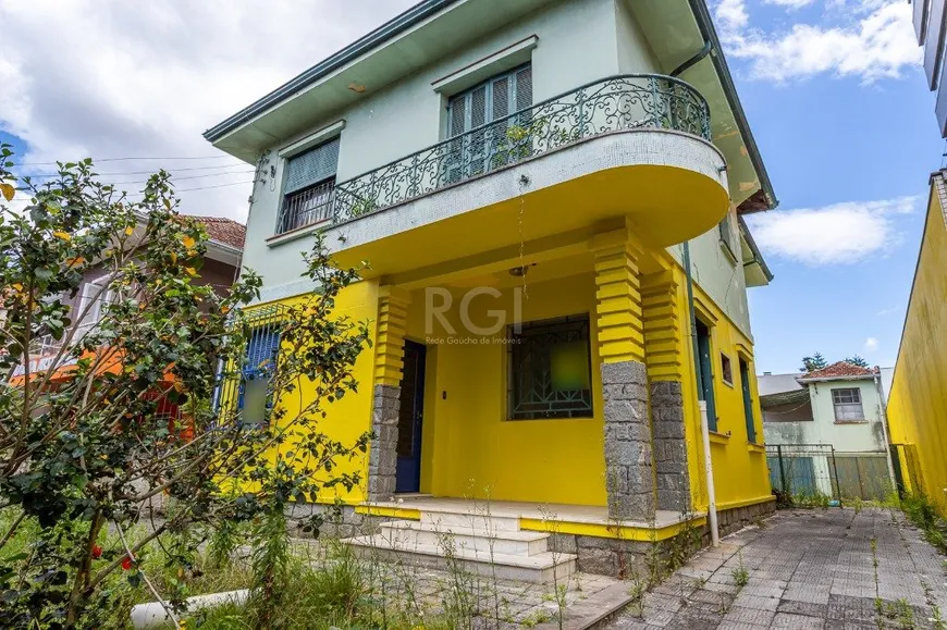 Foto 1 de Casa com 3 Quartos à venda, 190m² em Petrópolis, Porto Alegre