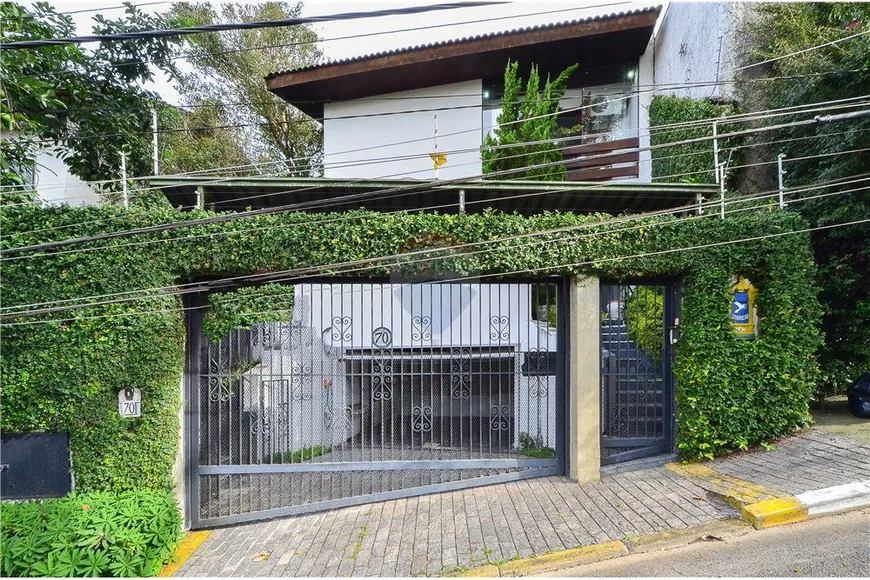 Foto 1 de Casa com 3 Quartos para alugar, 395m² em Vila Tramontano, São Paulo