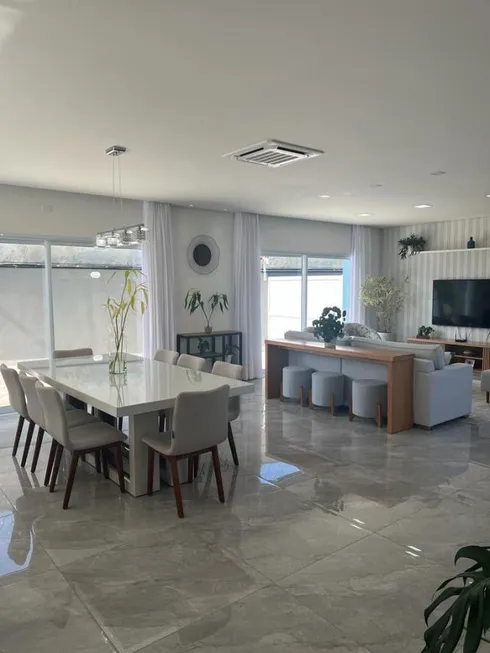 Foto 1 de Casa de Condomínio com 3 Quartos à venda, 405m² em Cezar de Souza, Mogi das Cruzes