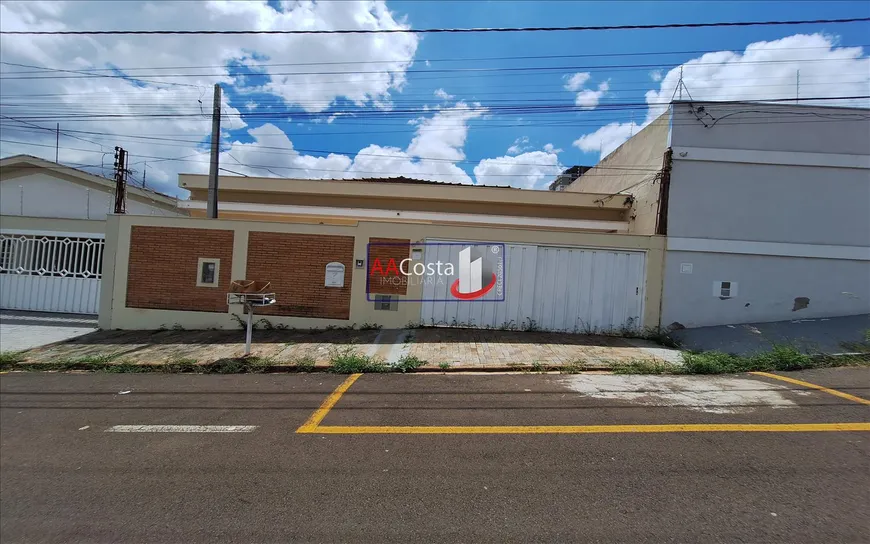 Foto 1 de Casa com 3 Quartos para alugar, 200m² em São José, Franca