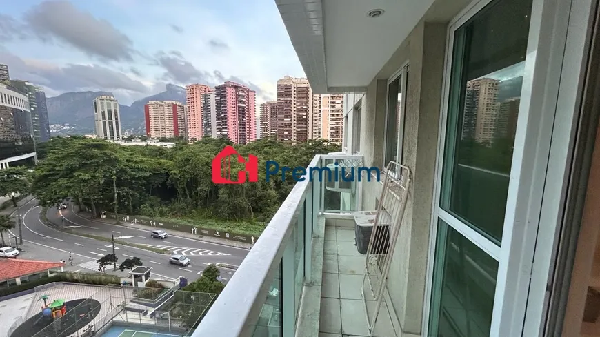 Foto 1 de Apartamento com 2 Quartos à venda, 68m² em Barra da Tijuca, Rio de Janeiro