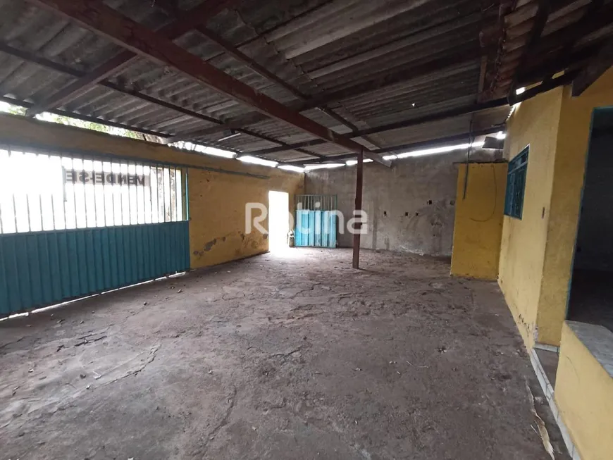 Foto 1 de Lote/Terreno à venda, 328m² em Saraiva, Uberlândia