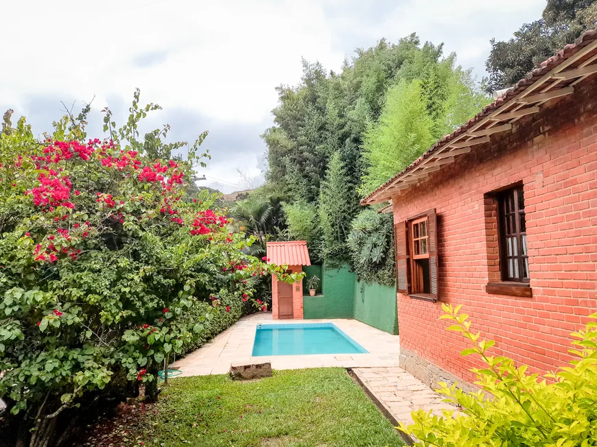 Foto 1 de Casa com 5 Quartos à venda, 335m² em Itaipava, Petrópolis