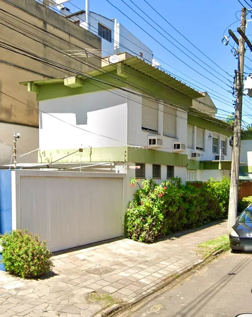 Foto 1 de Sobrado com 3 Quartos à venda, 132m² em Passo da Areia, Porto Alegre