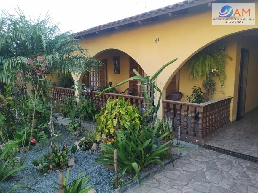 Foto 1 de Casa com 3 Quartos à venda, 274m² em Vila Dona Fina, Campo Largo