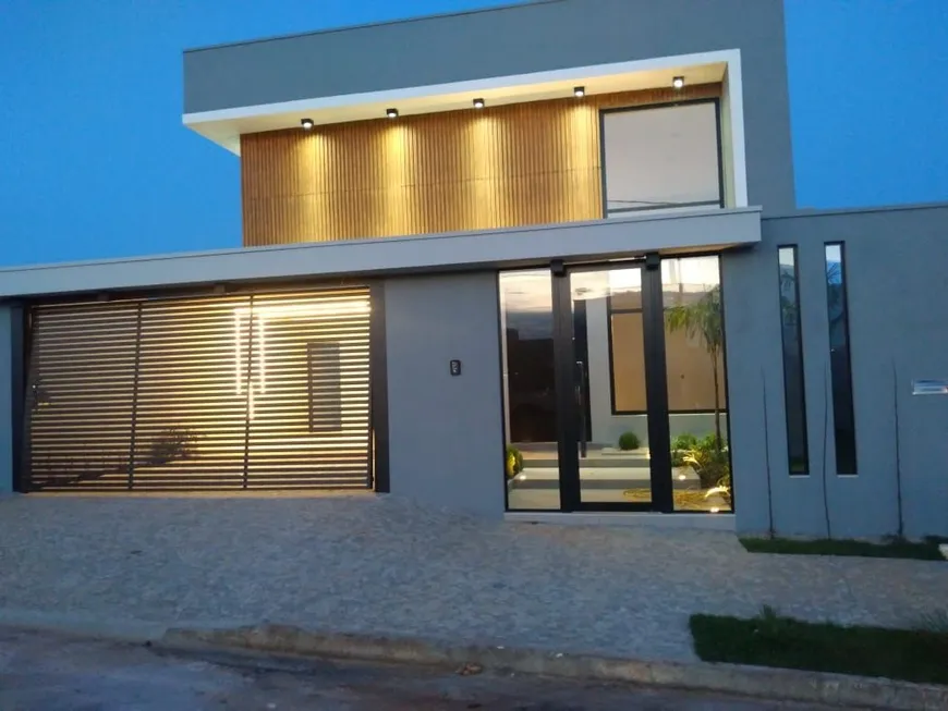 Foto 1 de Casa com 3 Quartos à venda, 210m² em Centro, Morrinhos