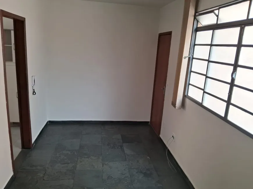 Foto 1 de Apartamento com 3 Quartos para alugar, 55m² em Caiçara Adeláide, Belo Horizonte