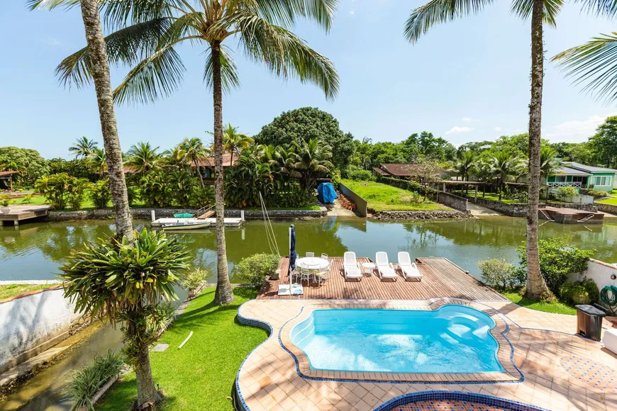 Foto 1 de Casa de Condomínio com 5 Quartos à venda, 247m² em Bracui Cunhambebe, Angra dos Reis