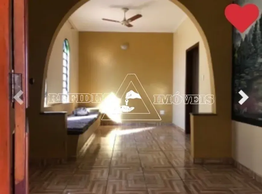 Foto 1 de Casa com 3 Quartos à venda, 219m² em VILA VIRGINIA, Ribeirão Preto