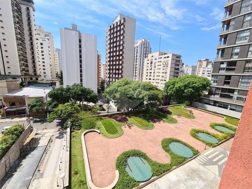 Foto 1 de Apartamento com 3 Quartos à venda, 134m² em Jardim América, São Paulo