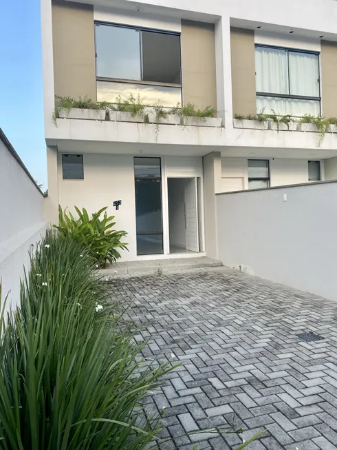 Foto 1 de Sobrado com 3 Quartos à venda, 109m² em Vila Nova, Joinville