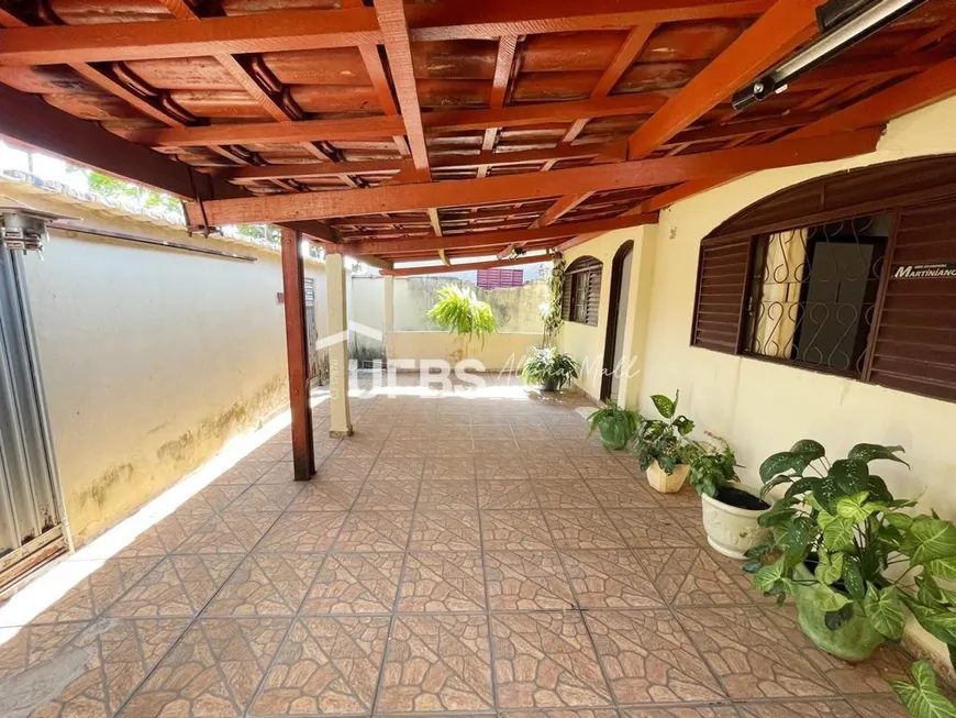 Foto 1 de Casa com 3 Quartos à venda, 220m² em Parque Amazônia, Goiânia