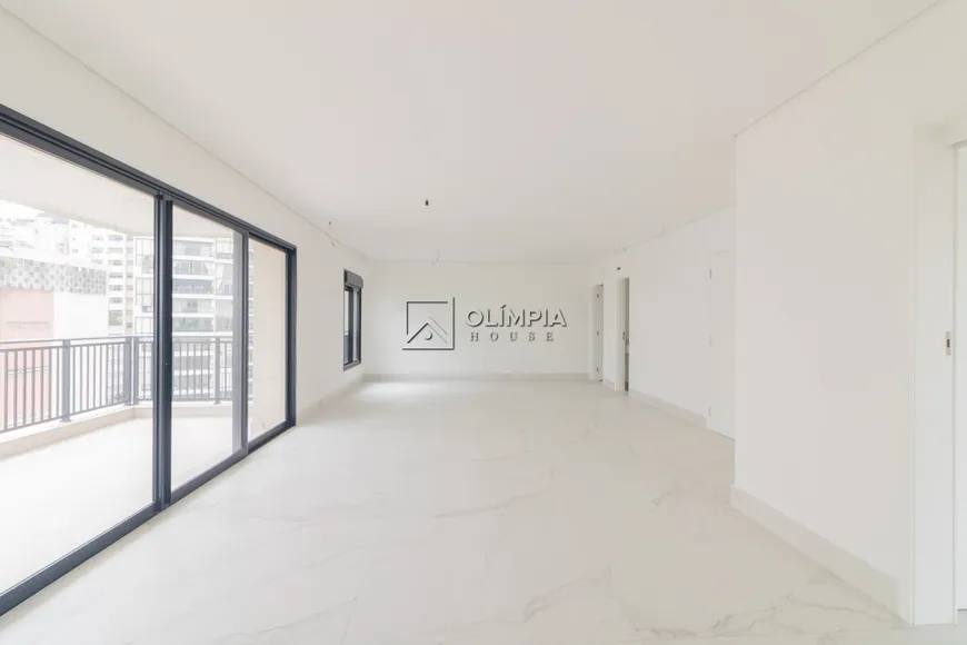 Foto 1 de Apartamento com 3 Quartos à venda, 227m² em Jardim Paulista, São Paulo