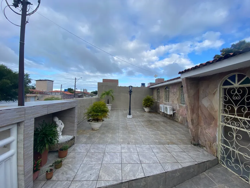 Foto 1 de Casa de Condomínio com 3 Quartos à venda, 170m² em Barro Duro, Maceió