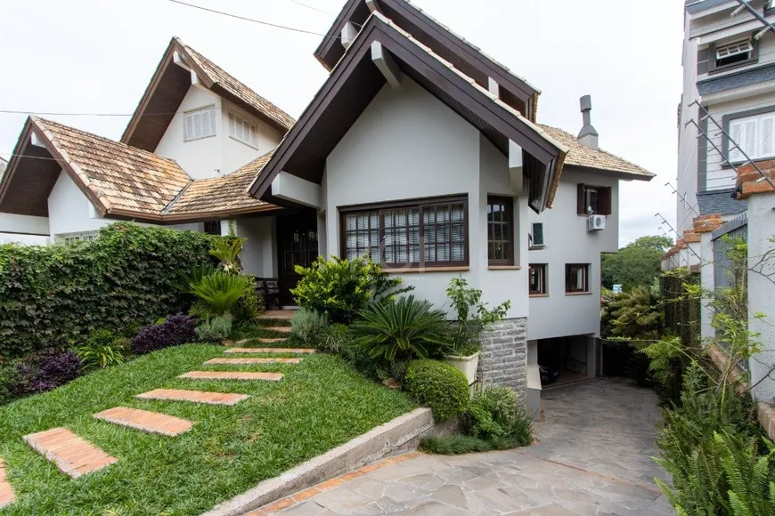 Foto 1 de Casa com 3 Quartos à venda, 330m² em Jardim Isabel, Porto Alegre