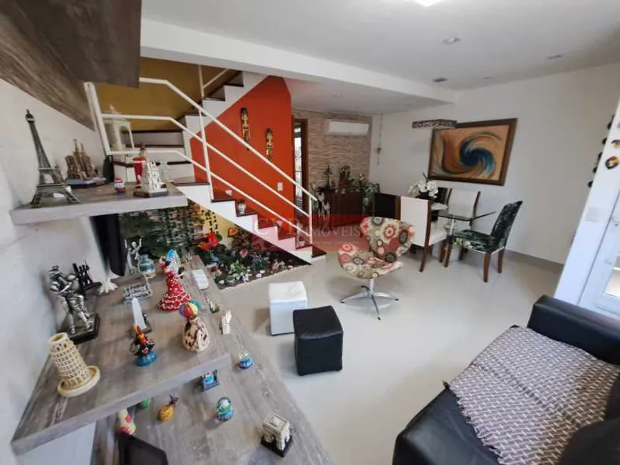 Foto 1 de Casa de Condomínio com 3 Quartos à venda, 120m² em Taquara, Rio de Janeiro