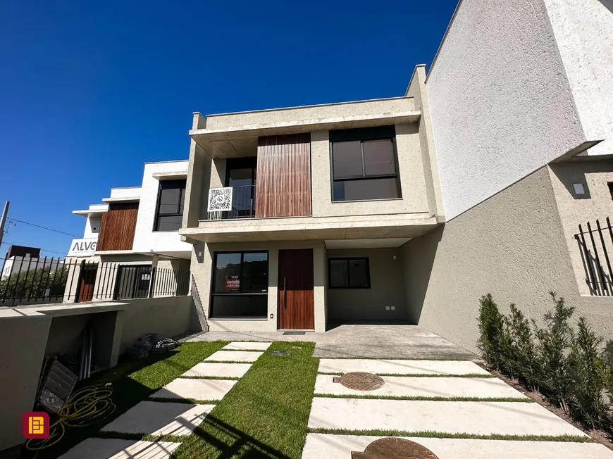 Foto 1 de Casa com 3 Quartos à venda, 143m² em Campeche, Florianópolis
