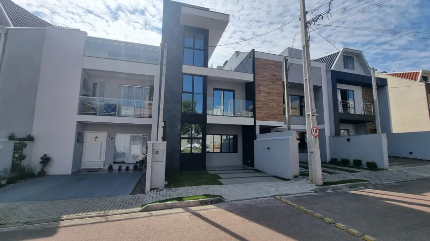 Foto 1 de Casa de Condomínio com 3 Quartos à venda, 130m² em Pinheirinho, Curitiba