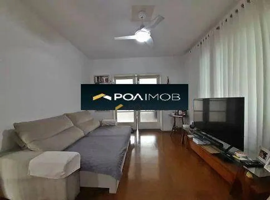 Foto 1 de Casa com 4 Quartos para venda ou aluguel, 230m² em Auxiliadora, Porto Alegre