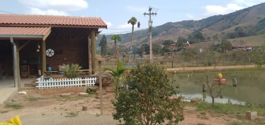 Foto 1 de Fazenda/Sítio com 2 Quartos à venda, 80m² em Centro, Socorro